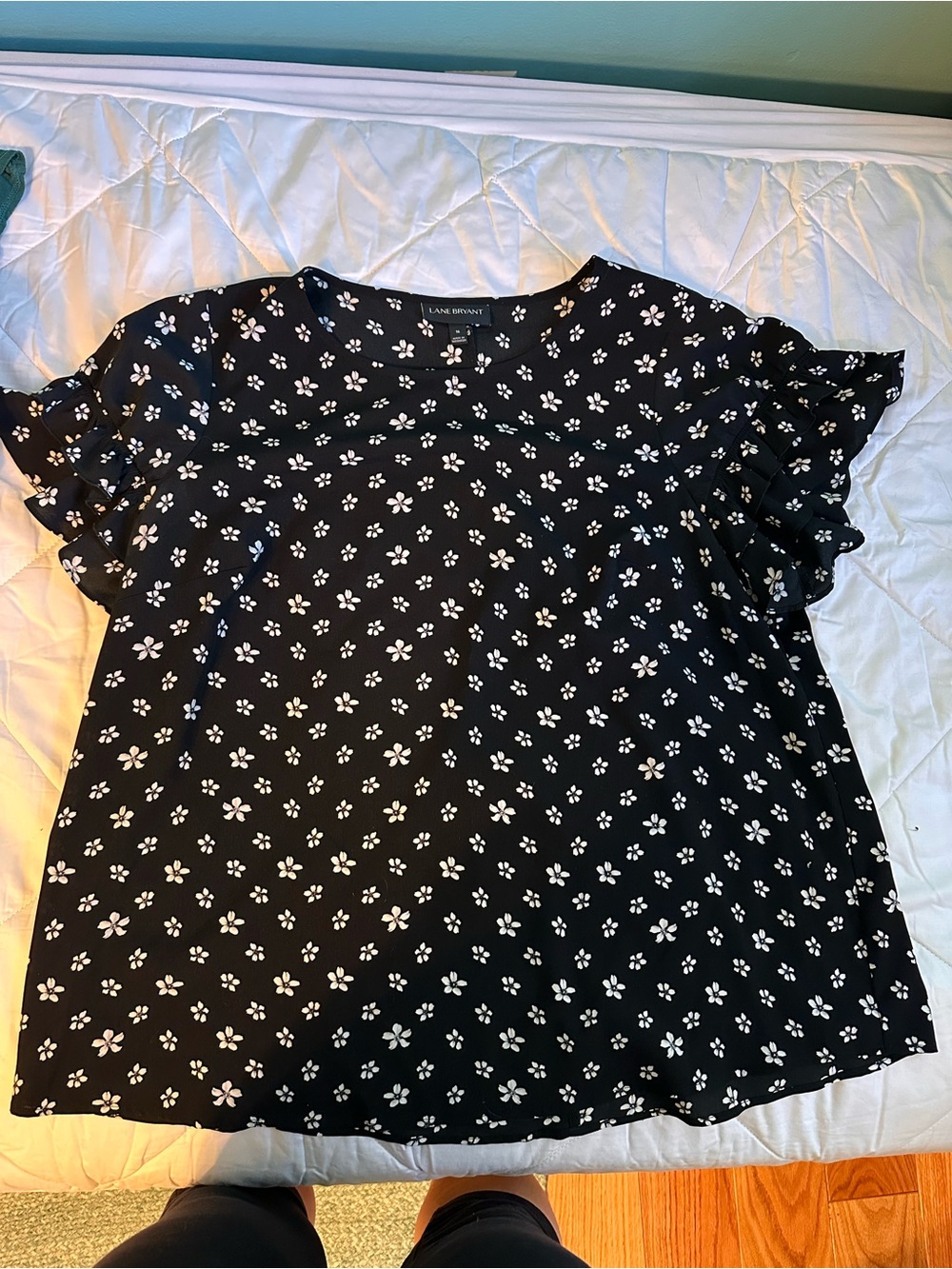 Lane Bryant Black and White Floral Ruffle Sleeve Top Size 16